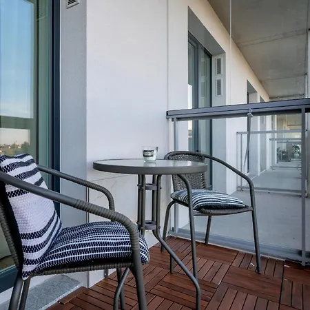 Rentplanet - Hallera Apartment *