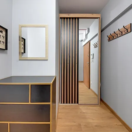 Rentplanet - Hallera Wroclaw