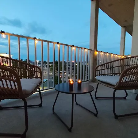 Rentplanet - Hallera Apartment